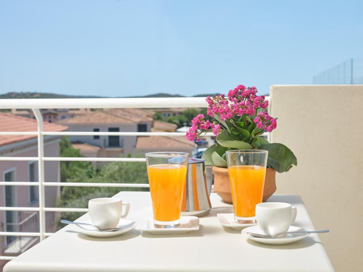 Felix Hotels - Hotel Residence Porto San Paolo Exterior photo