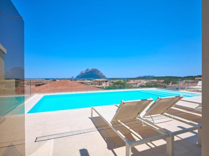 Felix Hotels - Hotel Residence Porto San Paolo Exterior photo