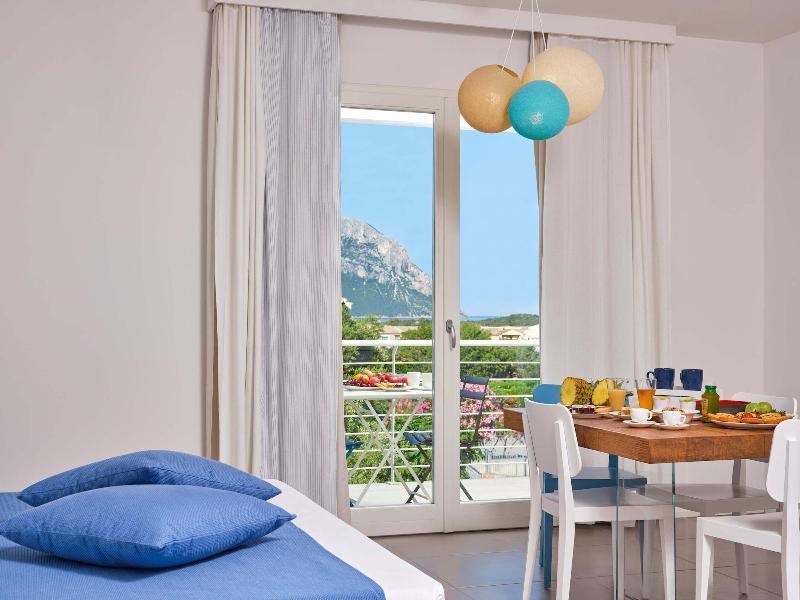 Felix Hotels - Hotel Residence Porto San Paolo Exterior photo